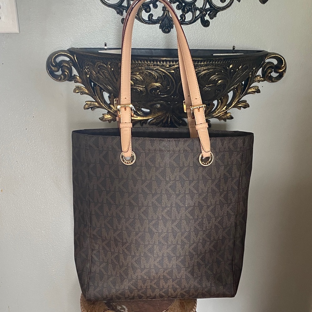 🤎MICHAEL Michael Kors monogram laptop tote bag🤎